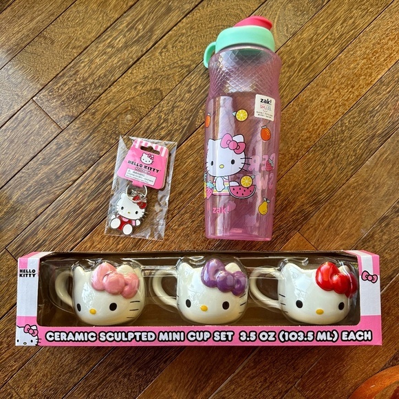 🎀 Sanrio Hello Kitty Ceramic Mini Cup Set, Water Bottle and Keychain Bundle - Picture 1 of 7